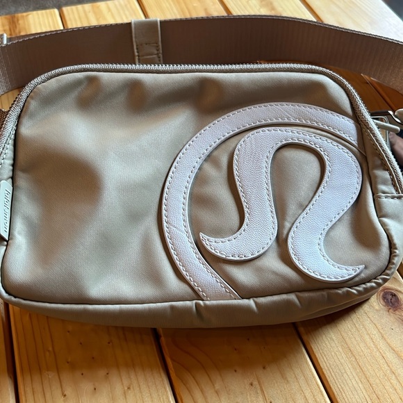 lululemon athletica Handbags - Lululemon belt bag